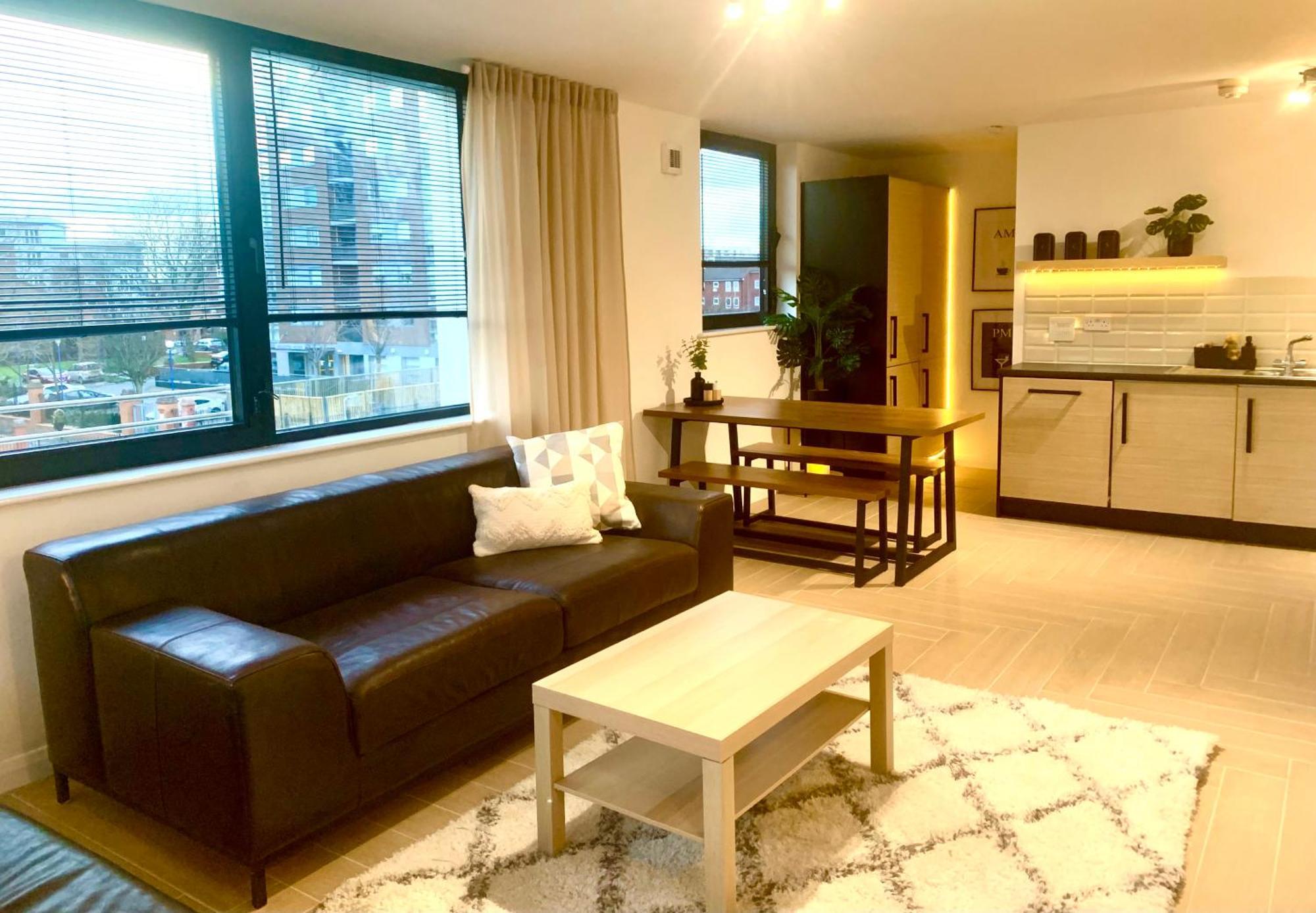 Large Stylish 3 Bedroom City Centre Apartment Free Secure Parking ลิเวอร์พูล ภายนอก รูปภาพ