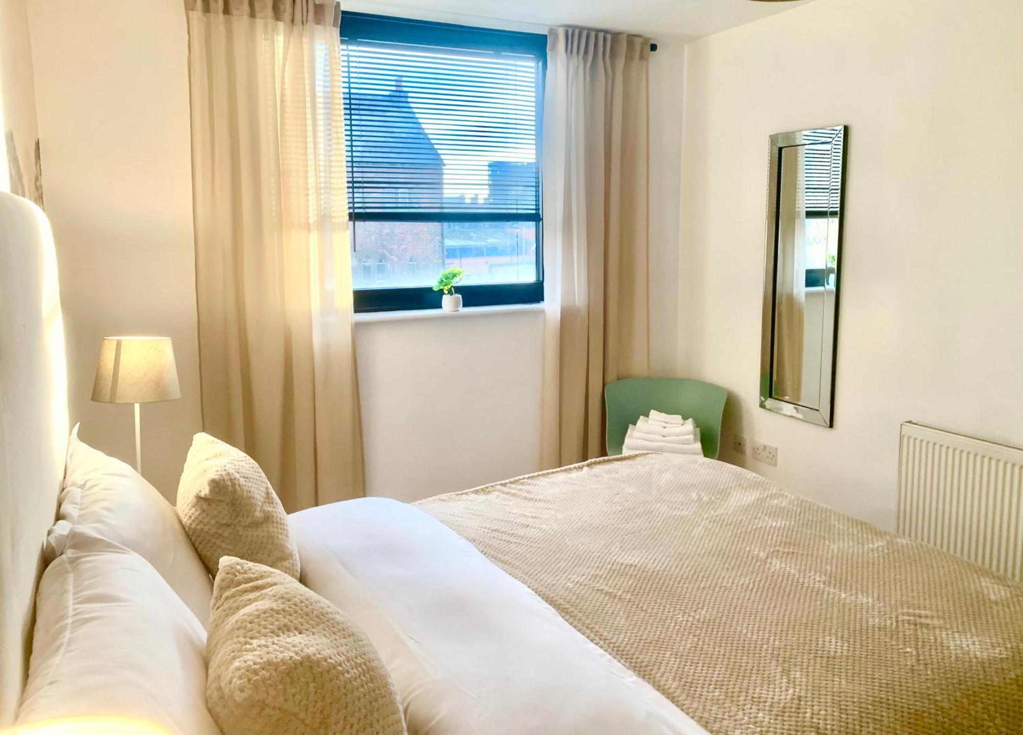 Large Stylish 3 Bedroom City Centre Apartment Free Secure Parking ลิเวอร์พูล ภายนอก รูปภาพ