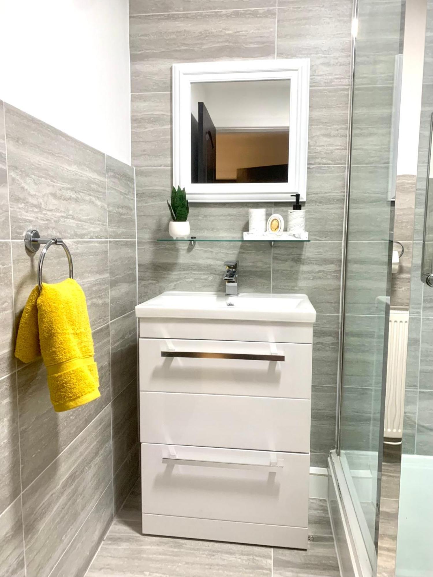 Large Stylish 3 Bedroom City Centre Apartment Free Secure Parking ลิเวอร์พูล ภายนอก รูปภาพ