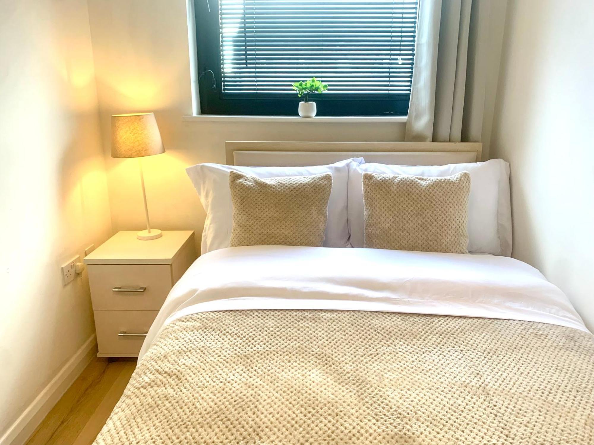 Large Stylish 3 Bedroom City Centre Apartment Free Secure Parking ลิเวอร์พูล ภายนอก รูปภาพ
